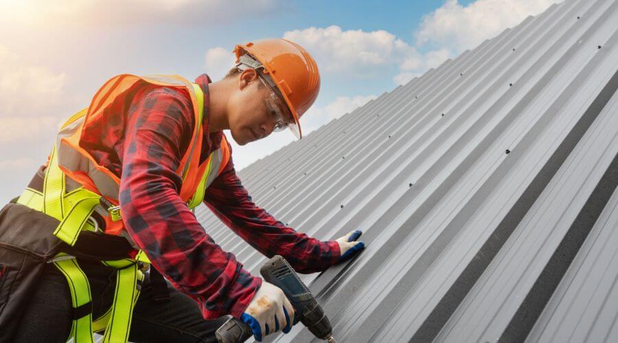 Professional Emergency Roof Repairs services in Hurricane, WV